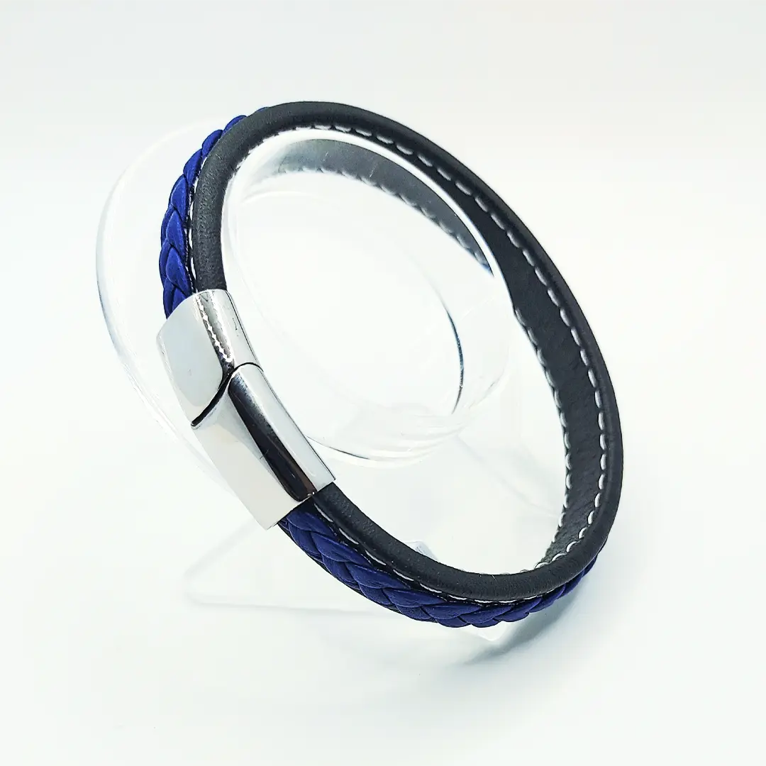 Pulsera de cordón plano trenzado de piel de vaca azul real