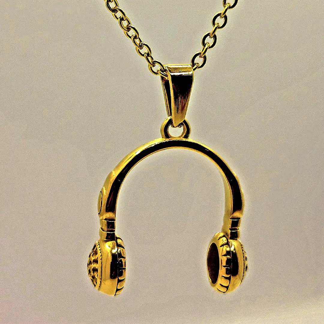 Collar con dije de auriculares