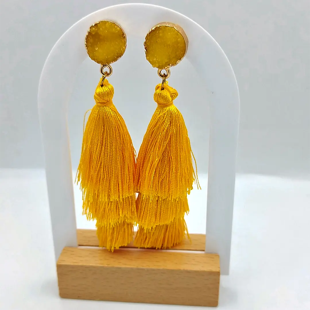 Pendientes colgantes con borlas largas y coloridos