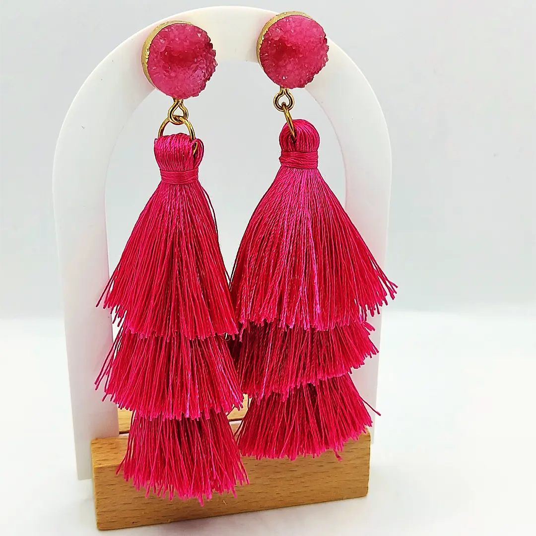 Pendientes colgantes con borlas largas y coloridos