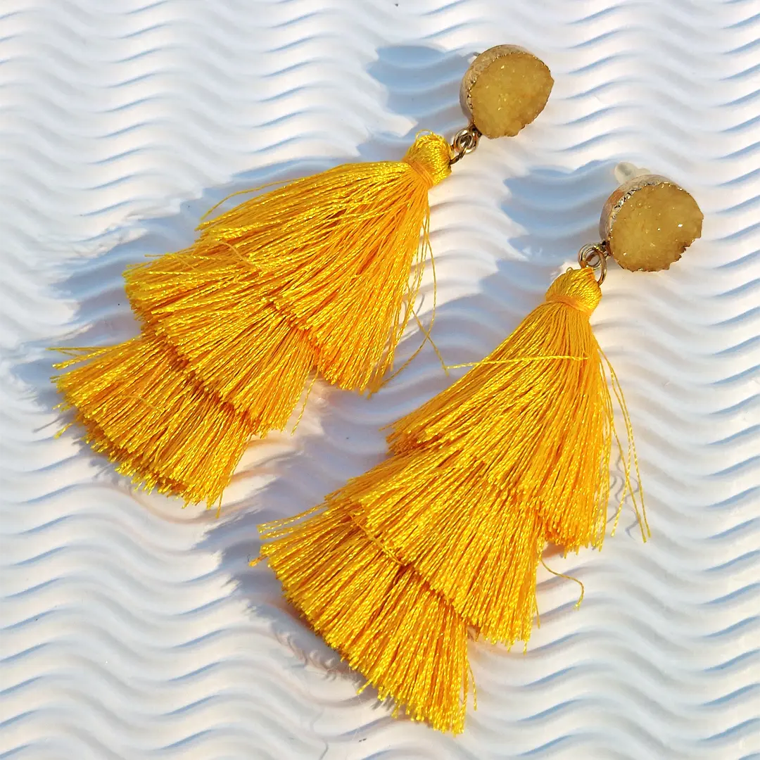 Pendientes colgantes con borlas largas y coloridos
